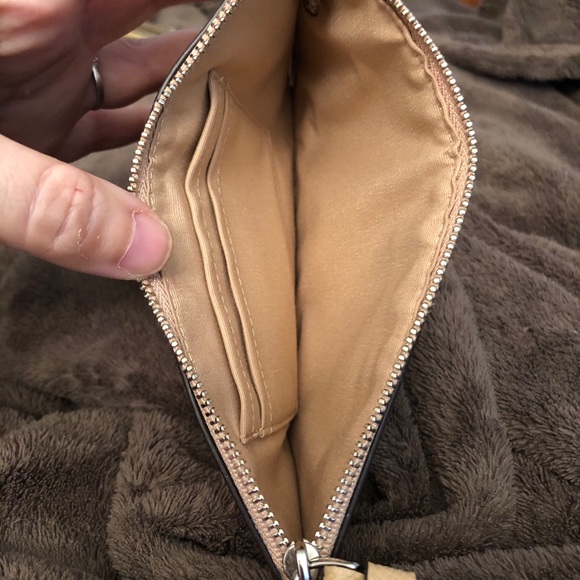 NWT Coach gold glitter wristlet!! PRICE FIRM - Picture 4 of 4